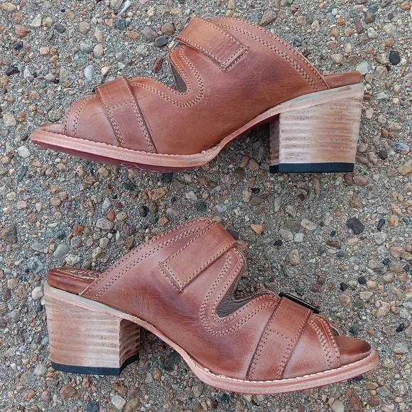 Freebird By Steven Caprice Leather Buckle Strap Sandals Womens Sz 8